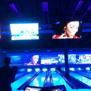 Kiely Williams Instagram - How I beat my man at bowling. Lol