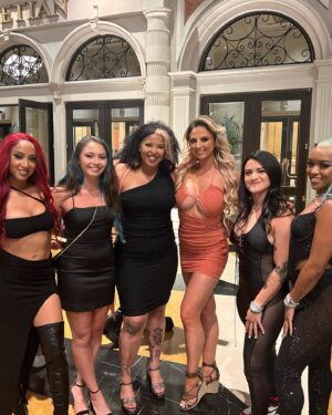 Kiera Hogan Instagram - Vegas part 1 💙💙