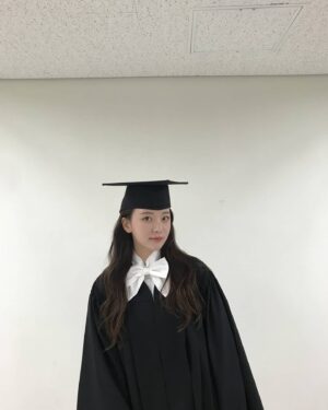 Kim Chae-eun Instagram - 🎓