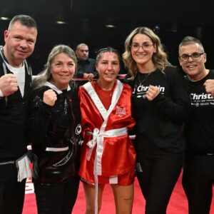 Kim Clavel Instagram - Une belle victoire hier au casino de Montréal ! Mon 20ième combat professionnel.

  Je tiens à remercier mon équipe qui depuis toujours, est là pour moi combat après combat, des gens motivés , compétents , passionnés…votre travail ne passe pas inaperçu et je vous en suis profondément reconnaissante. Mes Coachs, mon équipe de coin , mes préparateurs physiques , @groupeyvonmichel , tout ceux qui parfois travaillent dans l’ombre mais qui me permettent de briller à ma juste valeur , je vous remercie. 

Mes précieux(ses) partenaires d’entrainements , mes commanditaires @christinautomobile , @david_stmartinqc Bereskin &  Parr. 
Merci à tous les gens qui se sont déplacés pour venir m’encourager , mes amis (es) , ma famille , mes précieux fans, votre inconditionnel soutient m’aide à passer au travers de tout et à me relever de chaque épreuve afin de donner le meilleur de moi chaque fois! Merci pour cette ambiance unique que vous mettez dans la place à chaque fois!!! 

Je serai de retour dans le ring le 16 mai au Casino de Montréal mais pour le moment je vais prendre quelques jours de repos et me remettre au travail sous peu parce que c’est une grosse année pleine de défis que nous avons devant nous! 👊🏼 

#boxing #womenboxing #groupeYM #femaleathlete #montreal #teamclavel #lightflyweight 

📸 @yanickmaltaisphotographie