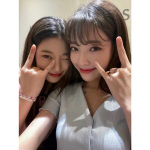 Kim Ha-ram Instagram - 🍏슈니랑나랑🍎