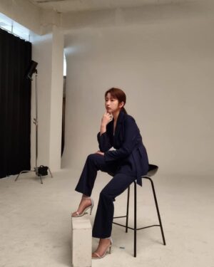 Kim Ji-min Instagram - SM C&C 포스트에 프로필 촬영 현장 비하인드가 올라왔어요!! 💕
(이참에 촬영 당시 폰으로 찍었던 비하인드들도 대방출 흐흐흐) 링크주소는 프로필에 올려둘게요오🥰