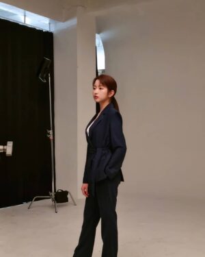 Kim Ji-min Instagram - SM C&C 포스트에 프로필 촬영 현장 비하인드가 올라왔어요!! 💕
(이참에 촬영 당시 폰으로 찍었던 비하인드들도 대방출 흐흐흐) 링크주소는 프로필에 올려둘게요오🥰