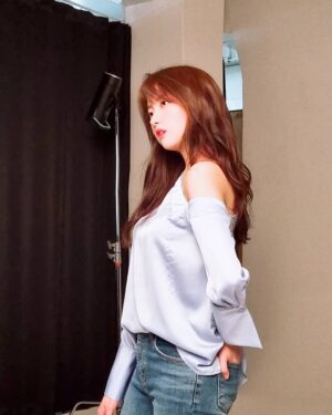 Kim Ji-min Instagram - SM C&C 포스트에 프로필 촬영 현장 비하인드가 올라왔어요!! 💕
(이참에 촬영 당시 폰으로 찍었던 비하인드들도 대방출 흐흐흐) 링크주소는 프로필에 올려둘게요오🥰