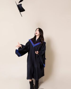Kim Ji-min Instagram - 23.02.13
뒤늦은 졸업 사진 올리기1 💙
#🎓