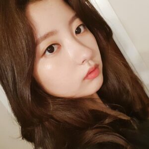 Kim Ji-min Instagram - 집에서 셀카놀이🏠