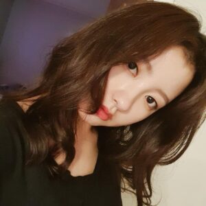 Kim Ji-min Instagram - 집에서 셀카놀이🏠