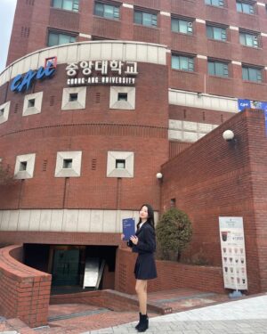 Kim Ji-min Instagram - 23.02.13
뒤늦은 졸업 사진 올리기1 💙
#🎓