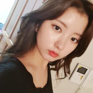 Kim Ji-min Instagram - 집에서 셀카놀이🏠