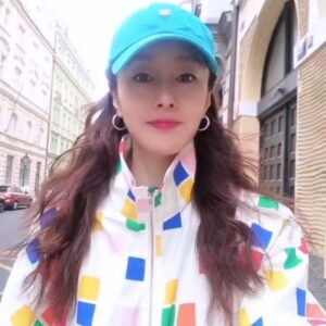Actress Kim Ji-soo HD Instagram Photos and Wallpapers June 2024