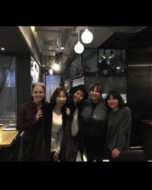 Kim Ji-woo Instagram - .
.
닥터 지바고라는 작품을 하며 처음으로 래플리카 라이센스라는 작업을 하게 되었다
그 때 처음으로 만나게 된 음악감독님인 Kellie Dickerson
너무나도 따스하고 친절한 그녀의 성품에 모두가 반하였고
우아하게 지휘하는 손짓 하나하나에 감탄하며 그녀를 우러러봤었다
한국에서의 공연을 올리고 호주로 떠나기 전
그녀는 우리에게 한복을 입고 와 한명 한명 인사를 나누며 깜짝 서프라이즈를 해 주었고 그 모습을 잊을 수가 없었다
내가 결혼을 하고 임신을 했을 때 
한국에 비지니스차 왔던 그 때에
잊지않고 나에게 연락을 주고 남편의 레스토랑까지 찾아와 주었고
만삭인 나를 보며 행복하게 웃어주고 축복의 인사를 전해주던 그녀를 또렷하게 기억한다
그녀의 부고소식을 멀리서나마 전해들은 지금
왜 더 연락해보고 만나보지 못했을까라는 아쉬움만이 가득하다
많이 좋아했고 많이 존경했어요
그 곳에서는 아프지말고 항상 행복하시기만을 기도할께요
Rest in peace there
.
.