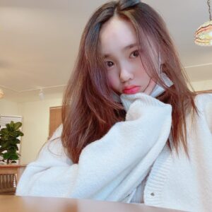 Kim Ji-young Thumbnail - 7.8K Likes - Most Liked Instagram Photos