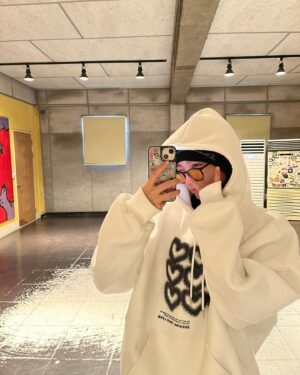 Kim Ji-young Instagram - 🕶😎