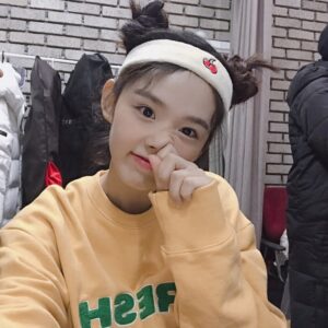 Kim Si-eun Instagram - 꾸륵꾸륵 🍯