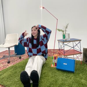 Kim Si-eun Instagram - 여기 여기!!👋 내 맘속에, 저장 💗