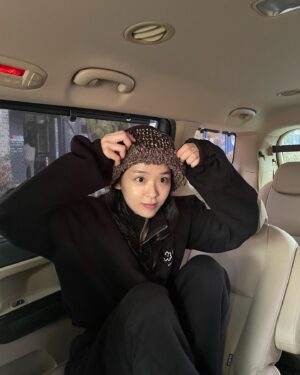 Kim Si-eun Instagram - 까🙈꿍🙉
