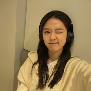 Kim Si-eun Instagram - 돈데기리기리 돈데기리기리 돈데돈데 🫖