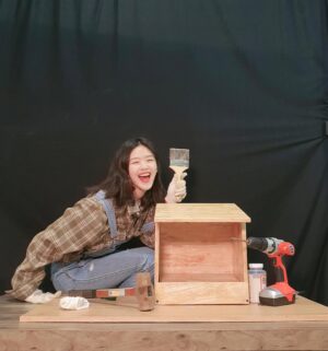 Kim Si-eun Instagram - 🪵