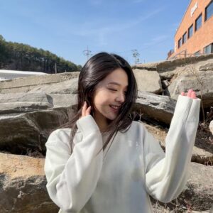 Kim Si-eun Instagram - 그대 이름 바람, 바람, 바람