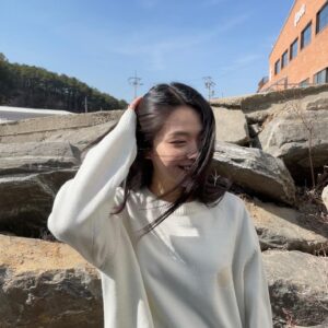 Kim Si-eun Instagram - 그대 이름 바람, 바람, 바람