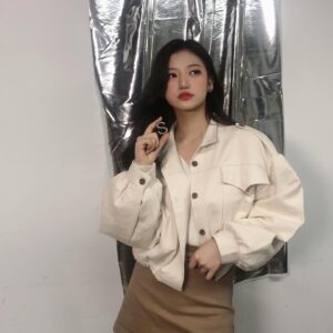 Kim Si-yoon Instagram - 🍒Popteen12月号発売🍒

Popteen12月号が発売されました！
今回の表紙はのんのんさんです！！✨
おめでとうございます🌟❤
本当に会いたいです〜！😢🥰

付録はTOMORROW X TOGETHERの
A3両面ポスターです✨

専属＆レギュモ43人の自分磨きプロフ帳がイチオシ企画もあります 💕

今回の12月号には、私も参加した企画があるのでたくさん見てください〜🐣💛

Popteen12月号と私多くの応援と愛をお願いします💝

楽しみに〜💓

여러분 ! 팝틴 12월호가 발매 되었어요!💖
표지는 카논 선배님이 입니다!! 
축하드립니다🥰❤

부록은 TOMORROW X TOGETHER의 A3양면 포스터입니다✨

전속&레규모 43명의 프로필 추천 기획도 있습니다 💕

이번 12월호에는 저도 참여한 기획이 있어요 ㅎㅎ 많이 봐주세요🐣💛

팝틴12월호도 저도 많은 응원과 사랑 부탁드립니댯💝

기대해주세요👀⭐

#popteen12月号 
#popteen