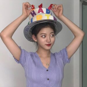 Actress Kim Si-yoon HD Instagram Photos and Wallpapers August 2020