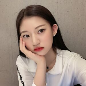 Kim Si-yoon Instagram - 🌙⭐🐣💛✨🌟
유니시티 소중해 사랑해💖
ユニシティ大切なんだ大好きだ💖
.
.
#シユン#시윤
#ユニシティ#유니시티🐣❤️
#고민하다가#사진#다#올림#ㅎㅎ
#치통샷 😆