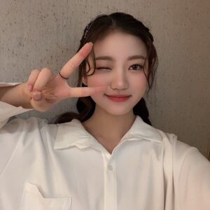 Kim Si-yoon Instagram - 🖤🤍👧🏻🖤🤍
.
.
.
#양갈래 👧🏻
#유니시티 ❤
#ユニシティ ❤
#Unicity ❤
