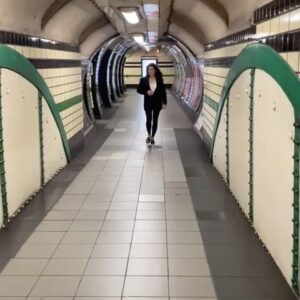 Kim Suzanne Engelbrecht Instagram - #KimOnTheStreets 🇬🇧♥️😘 #latepost