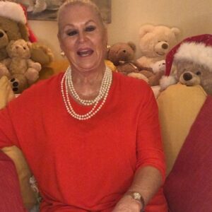 Kim Woodburn Instagram - 15th December for videos!!! Get requests in for 12.30pm…