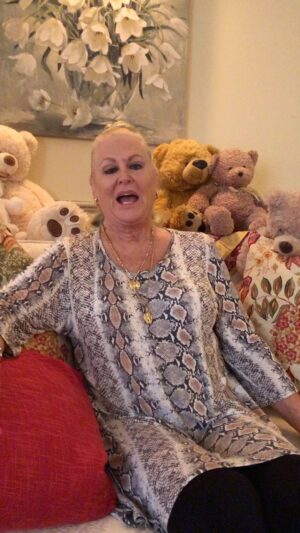 Kim Woodburn Instagram - Friday. 20th January vids