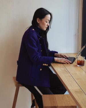 Kim Yoon-ah Instagram - ☕️🎼💻⏳⏳⏳

photographer @leeseungjae__