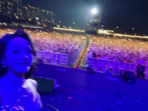 Kim Yoon-ah Instagram - 여러분!!!!

코로나 시대를 거치며 모두 잊어버린 사실!!

자우림 공연은 원래 
뛰고 춤추고 소리지르며 서서 보는 거야!! 
두배로 즐거운 거야, 
여러분이 주인공이 되는 공연이!
💜😆💜😆💜😆💜

스탠딩 가잣!!!
서울 ➡️ 
https://mobileticket.interpark.com/goods/23015916

광주 ➡️➡️
https://mobileticket.interpark.com/goods/23015936

부산 ➡️➡️➡️
https://mobileticket.interpark.com/goods/23015951

소 ⬆️- 리 ⬆️ - 질 ↗️ - 러 ↗️↗️↗️↗️ !!!!🎵🎶