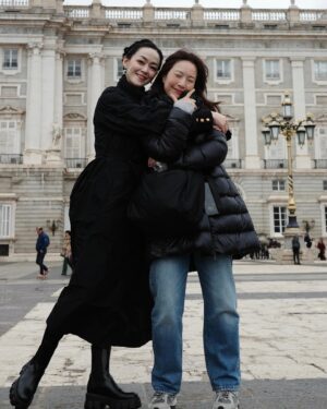 Kim Yoon-ah Instagram - 베프!!!🥰🥰
#BARCELONA
#MADRID