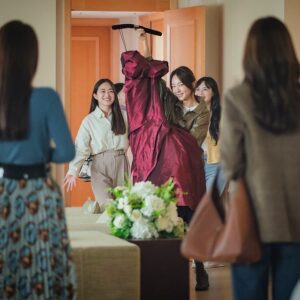Kim A-joong Instagram - 📽️
#연예인매니저로살아남기 
#드레스전쟁👗 
#tvndrama