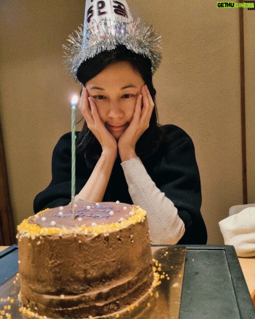 Kim Ha-neul Instagram - 여러 장 찍고싶었지만.. 장난꾸러기 덕분에..실패😅 그래도 가족과 함께 행복한 시간 보냈어요💚 축하해주신 모든 분들 감사합니다🥰