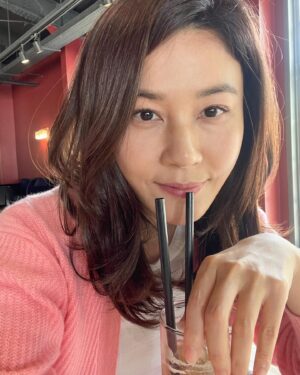 Kim Ha-neul Thumbnail - 18.2K Likes - Most Liked Instagram Photos