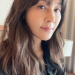 Kim Ha-neul Instagram – 몇 년 만에 자른 앞머리라~ 자꾸 셀카셀카🤳😁🧡