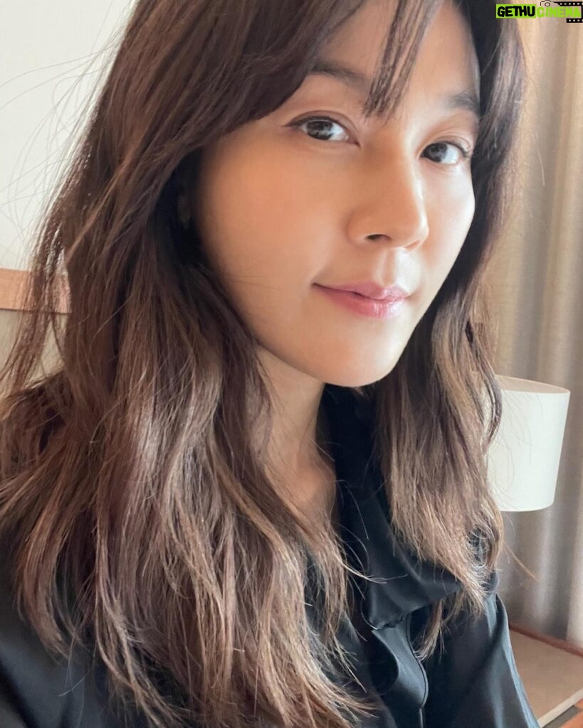 Kim Ha-neul Instagram - 몇 년 만에 자른 앞머리라~ 자꾸 셀카셀카🤳😁🧡
