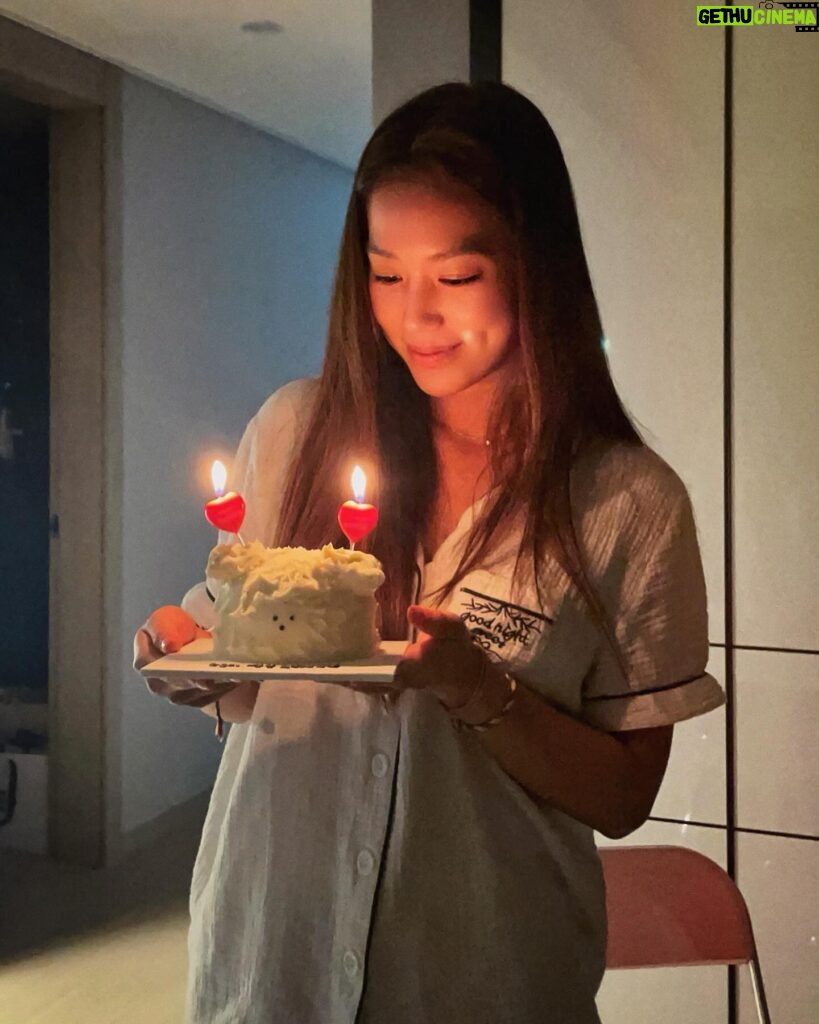 Kim Hee-jung Instagram - Happy Birthday to me🥳💕