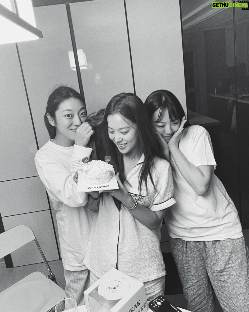 Kim Hee-jung Instagram - Happy Birthday to me🥳💕