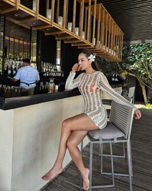 Kim Hee-jung Instagram - Sipping on sunshine with Jamu 🌞🍹