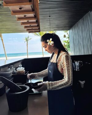 Kim Hee-jung Instagram - Sipping on sunshine with Jamu 🌞🍹