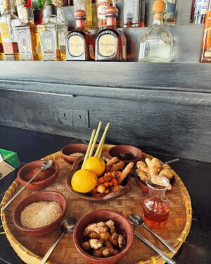 Kim Hee-jung Instagram - Sipping on sunshine with Jamu 🌞🍹