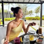 Kim Hee-jung Instagram - Sunshine on my mind🌞💛✨