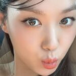 Kim Hee-jung Instagram - It’s me again😗🤍