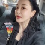 Kim Hye-eun Instagram - 긴소매가 일케 더울줄이야.날씨 너무 좋으네요. 오늘은 예배끝나고 결혼이 두군데예요. 오늘 결혼하시는 분들 모두 축하드립니다.시훈아 축하해^^ 행복이 그대 품안에♡