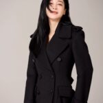 Kim Hye-eun Instagram - 기부의상:알렉산더 맥퀸 롱코트 우아한 친구들 촬영때 한번. 시상식때 한번 .이렇게 딱 두번 입었어요. 가격은 대충 아시죠?알렉산더 맥퀀 백퍼센트 울모예요.사이즈는 55 홍지민배우가 벼르고 있으니 빨리 오셔요. 원더마켓.12월 8일입니다. #원더마켓