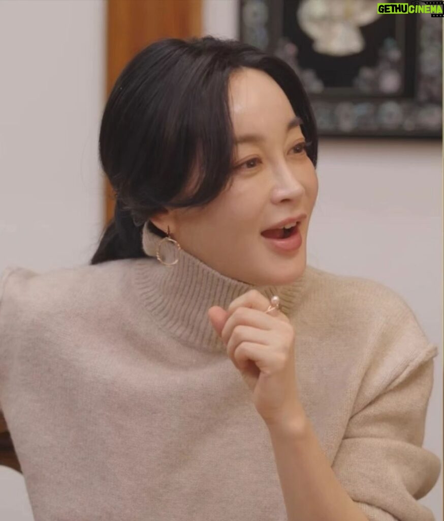 Kim Hye-eun Instagram - 나이들어가는 내 모습 근사한 생각으로 매일 감사한 소풍을 가자. 언제 부르실지 아무도 모르기에 오늘이 가장 감사하다.
