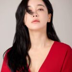 Kim Hye-eun Instagram - 기부의상 ;발렌티노 레드 드레스. 사이즈는 55 입니다.12월 8일.원더마켓으로 얼른 오세요♡ #원더마켓 #정샘물인스퍼레이션